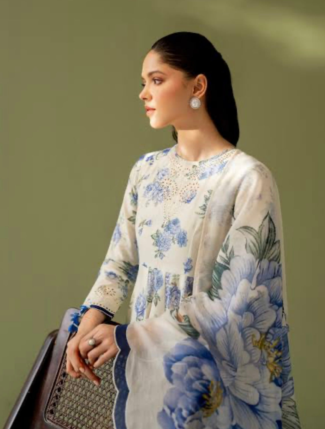 Baroque 3pc With Heavy embroidery and Laser Work