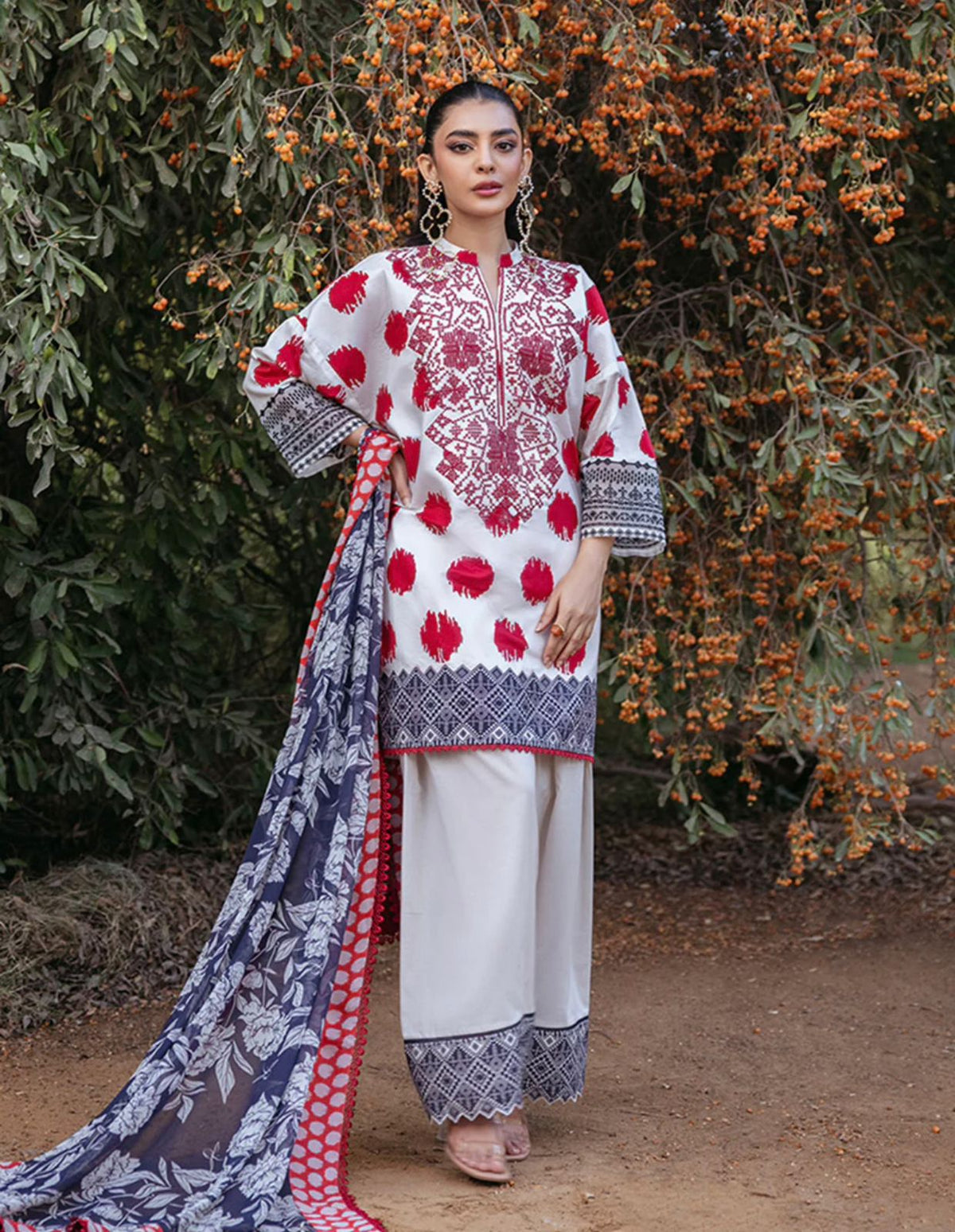 Zainab Chottani Tahra Hit Code 3pc