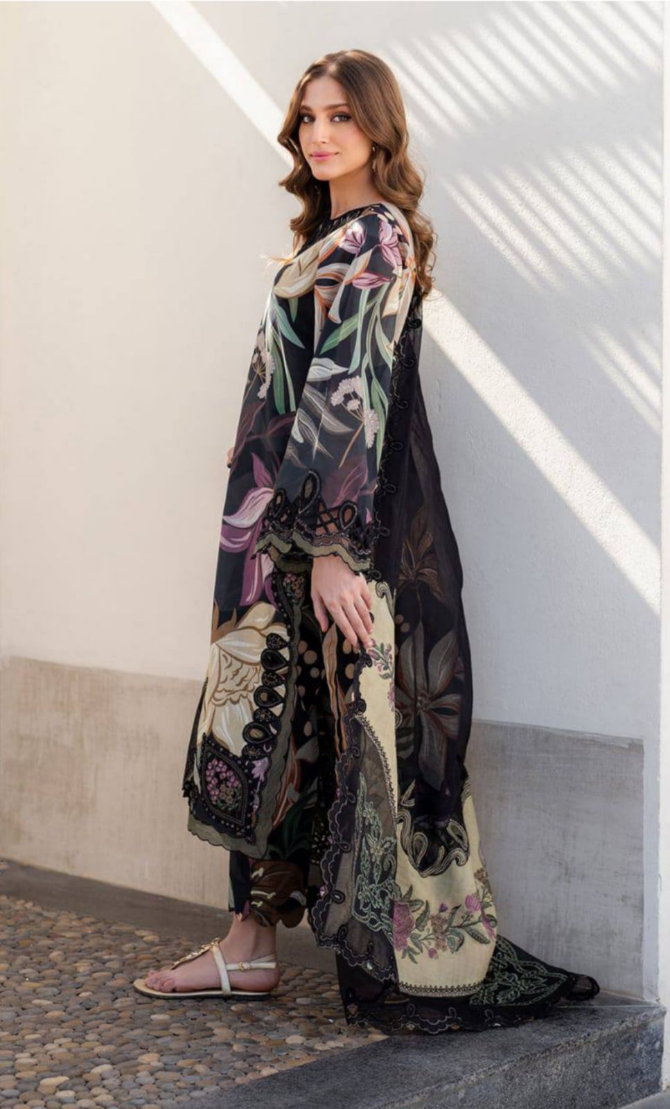 Baroque Embroidery 3-Piece Linen