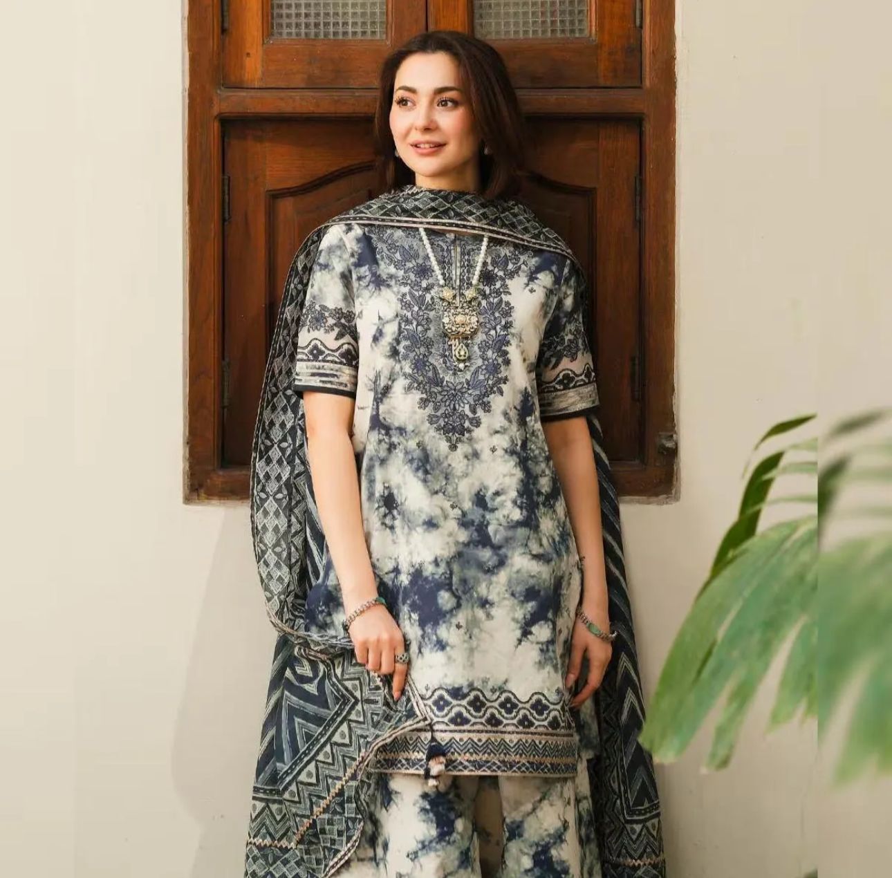 Hania Aamir Hit Code with Chiffon Dupatta
