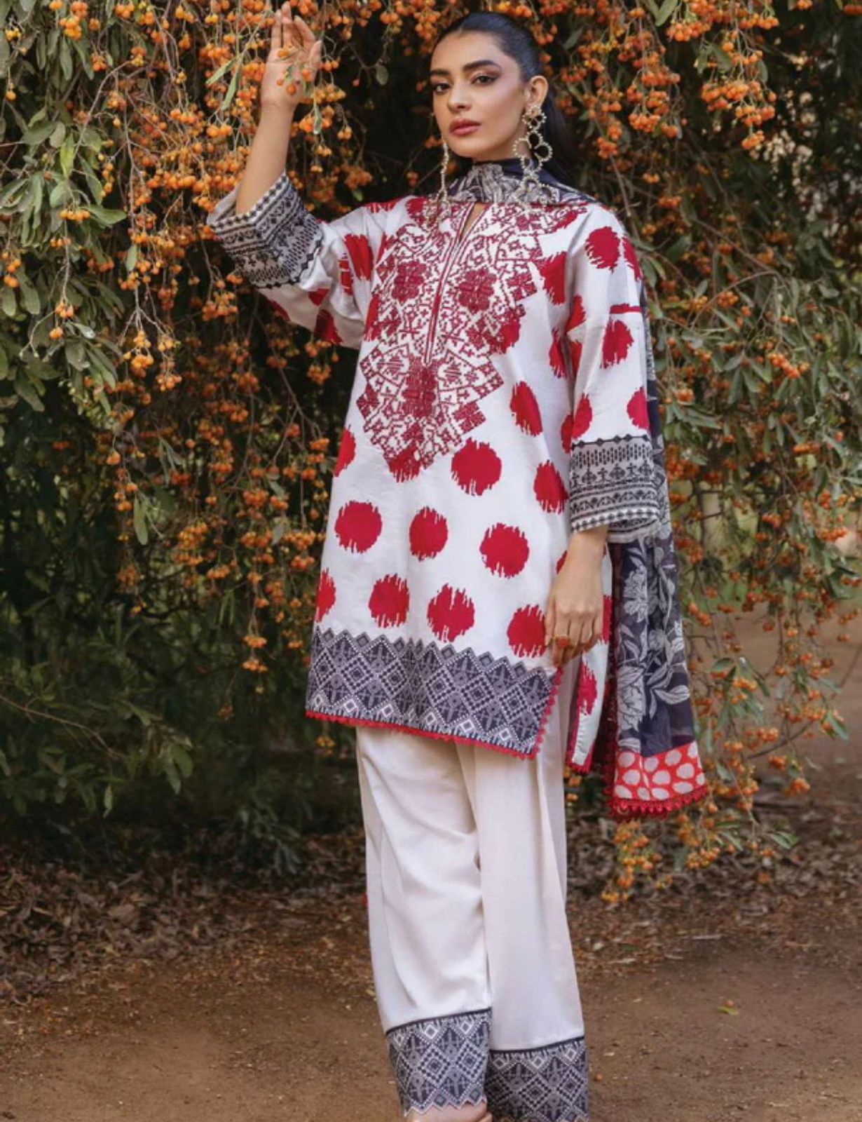 Zainab Chottani Tahra Hit Code 3pc